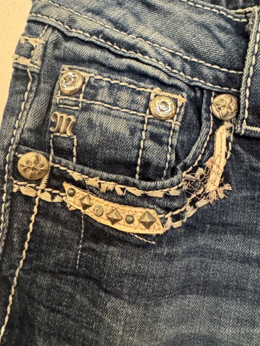 Miss Me Womens Bootcut Jeans Size 25 Studded Embellished Pockets - Picture 6 of 7